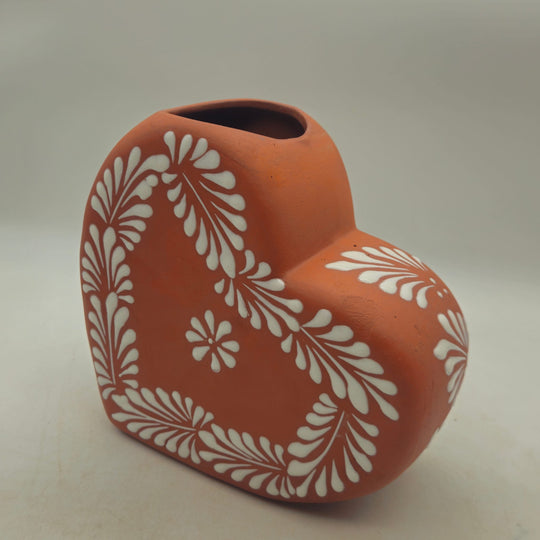 Brown & White Talavera Heart Vase — TGH-6473; actual product against its original background.