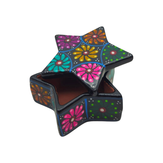 Guerrero Star Jewelry Box | Mexican Ceramic Art featuring vibrant floral design and star shape.