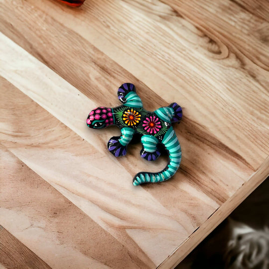 Talavera Lizard Figurine | Mexican Handcrafted Wall Decor — hand-painted Guerrero lizard wall art from Guanajuato with vibrant patterns and lead-free glaze