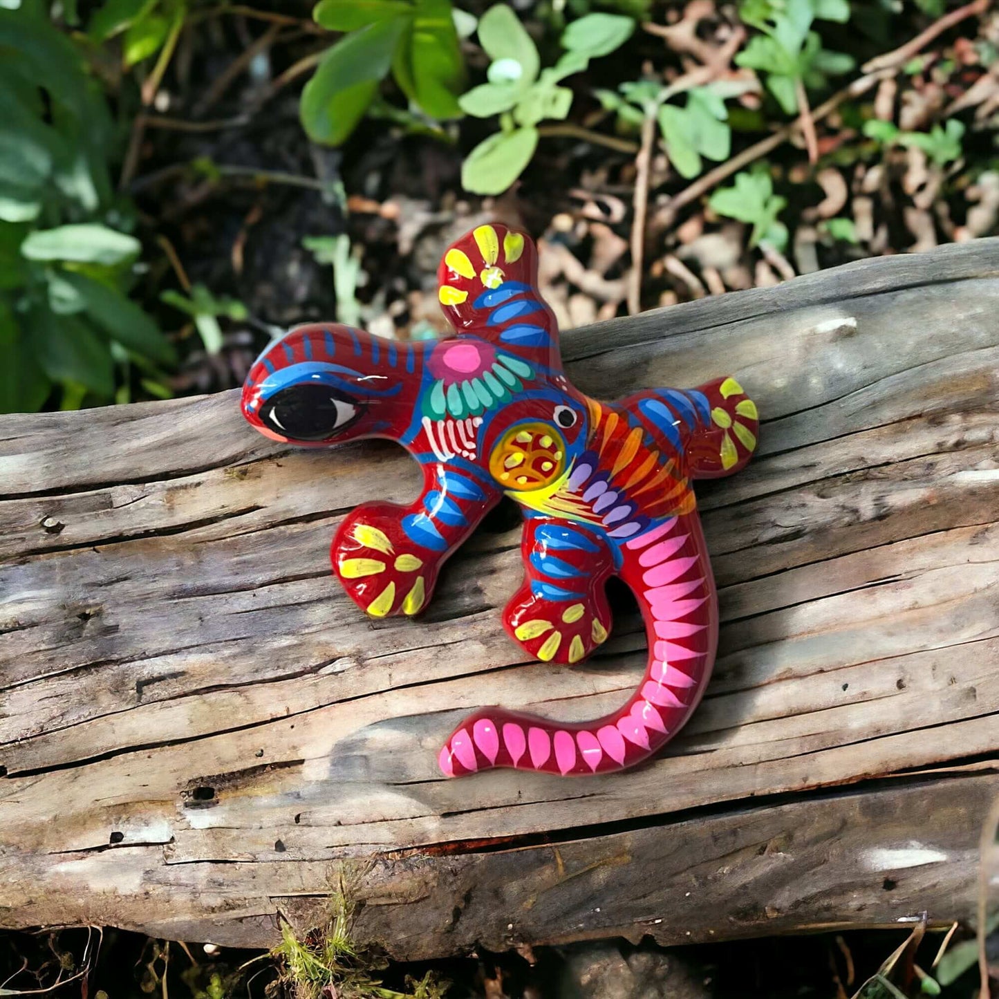 Talavera Lizard Figurine | Mexican Handcrafted Wall Decor - hand-painted Guerrero lizard wall art from Guanajuato, vibrant kiln-fired lead-free glaze