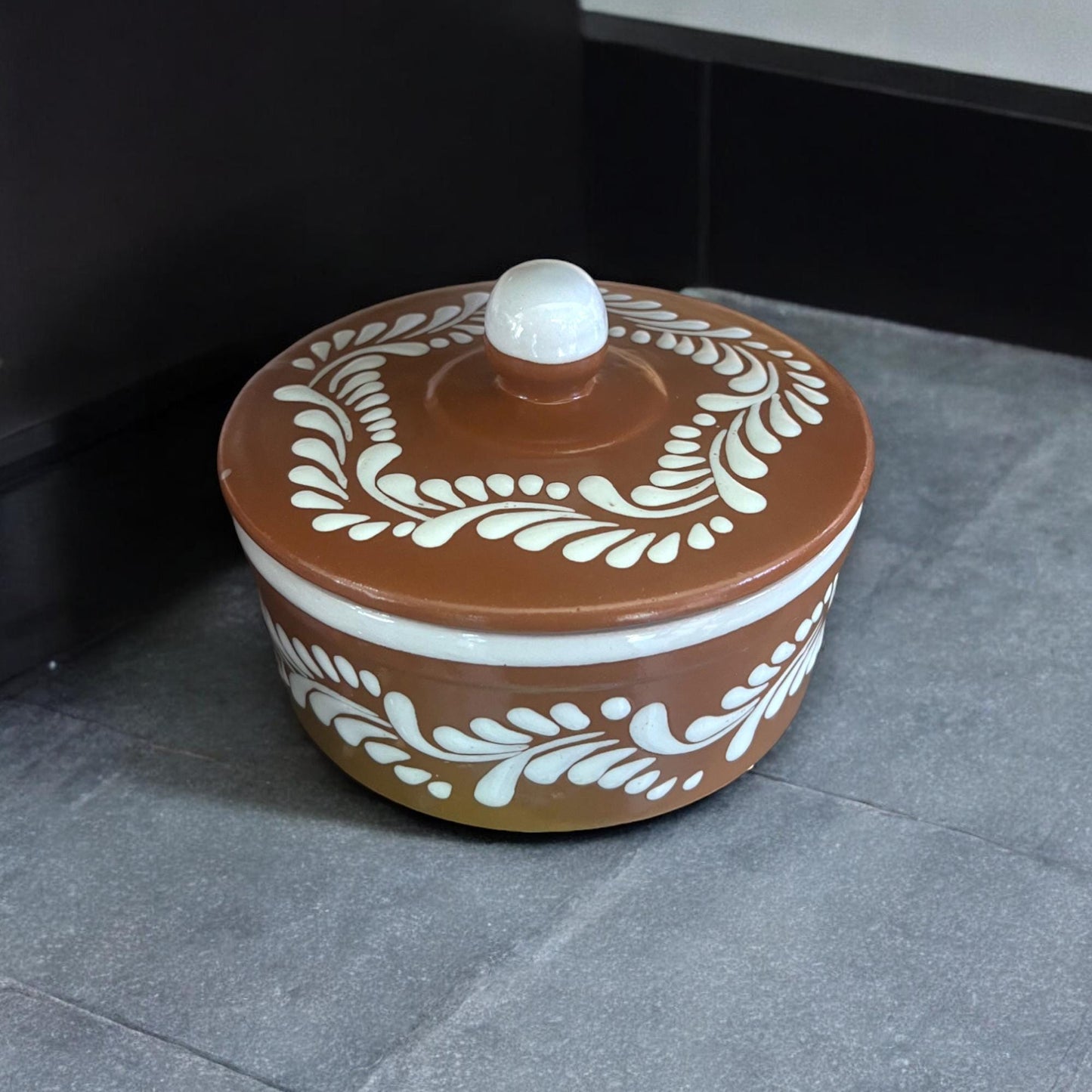 Hand-Painted Talavera Tortilla Warmer | Brown & White Design