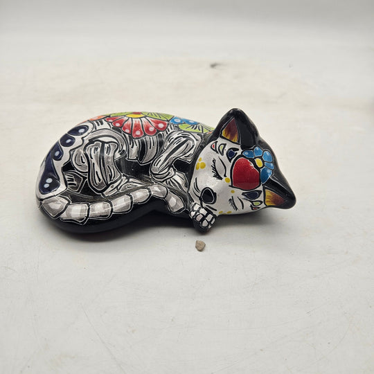 Talavera Sleeping Cat Figurine — TGH-6194; actual product against its original background.